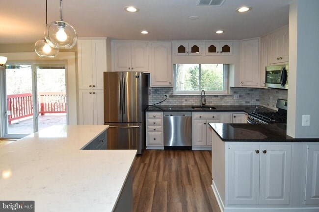 Building Photo - 6319 Tone Ct