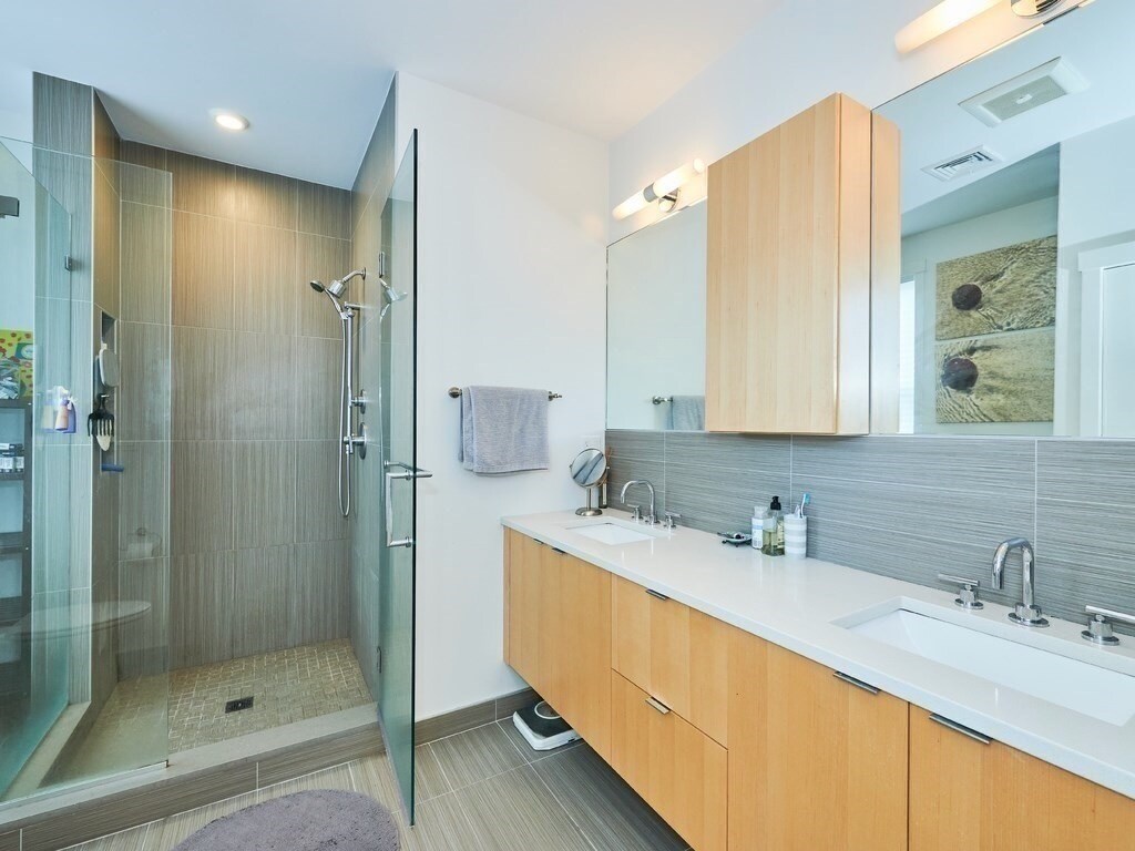 Building Photo - 290 Highland Ave