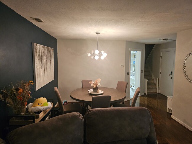 Dining area - 3 Oakwood Ave