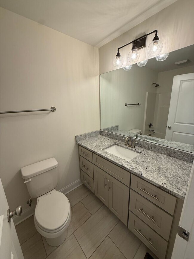 Building Photo - Ooltewah Rental 3 Bedrooms + Full Finished Basement