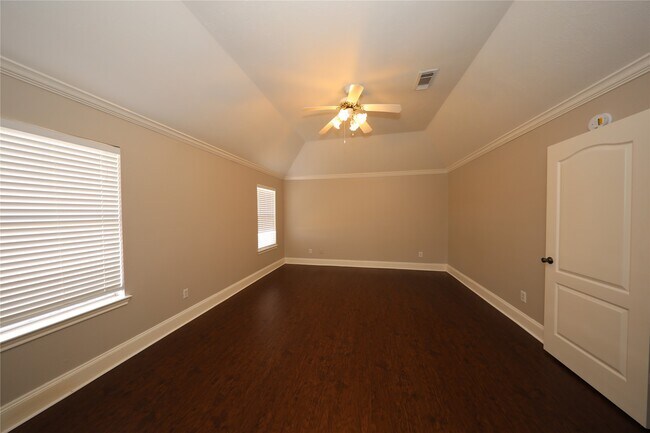 Building Photo - 5539 Mountain Forest Dr