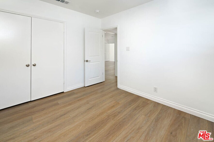 Building Photo - 1436 W 152nd St