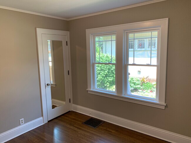 One of two main floor bedrooms - 4021 23rd Ave S