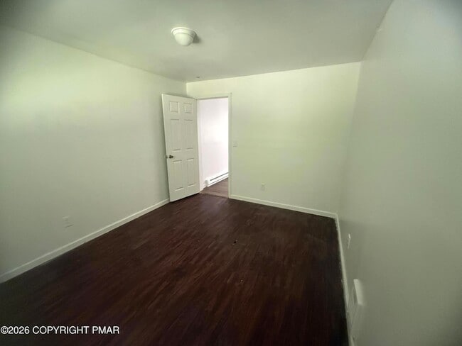 Building Photo - 2186 Spring Dr