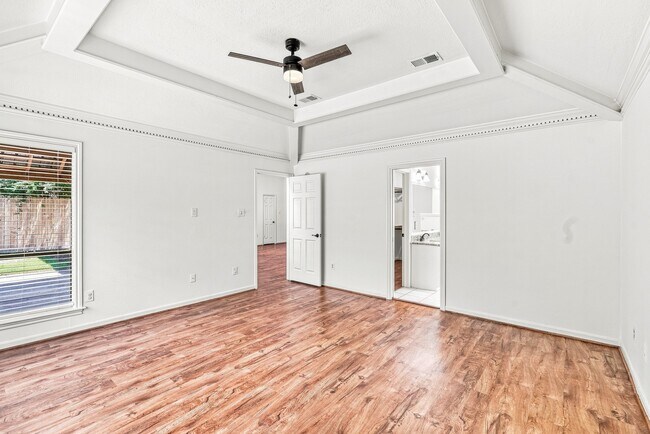 Building Photo - 15907 Spring Forest Dr