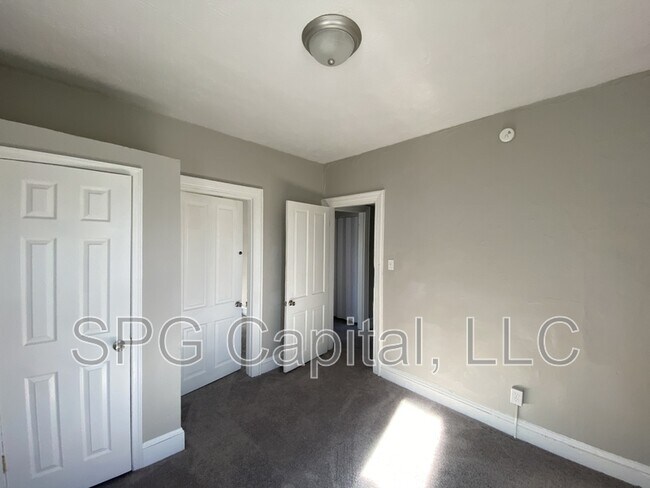 Building Photo - 201 N Broad St