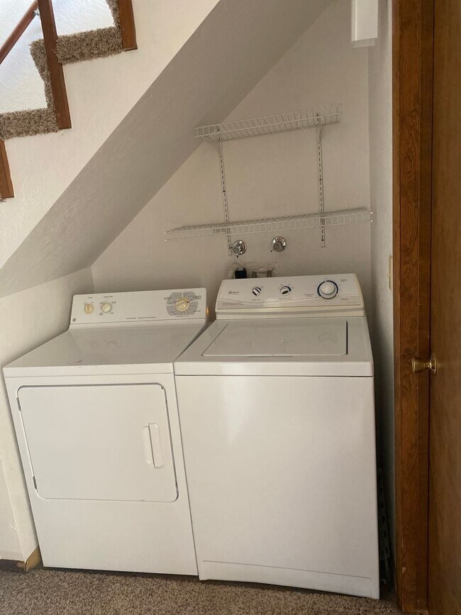 Building Photo - 2030-2040 NW Friel Street