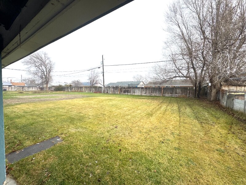 Building Photo - 1119 S Alderwood Dr