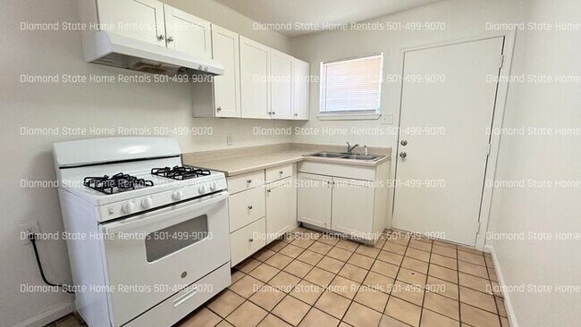 Building Photo - 826 Jane Dr