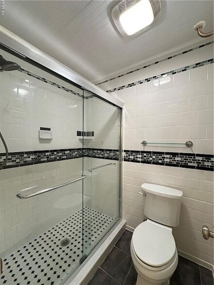 Building Photo - 3990 Roebling Ln