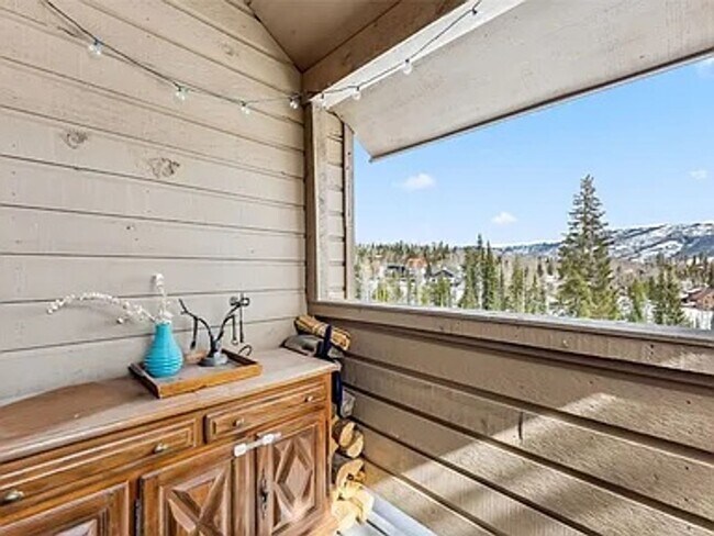 Building Photo - Winter Seasonal Rental- Woodworks 6726