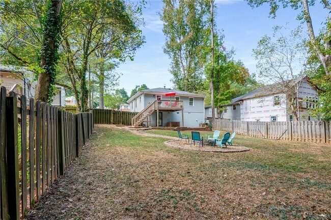 Building Photo - 2046 Settle Cir SE