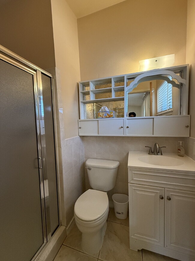 Building Photo - 10449 Chinaberry Dr