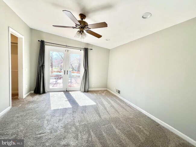 Building Photo - 5650 Gary Ave