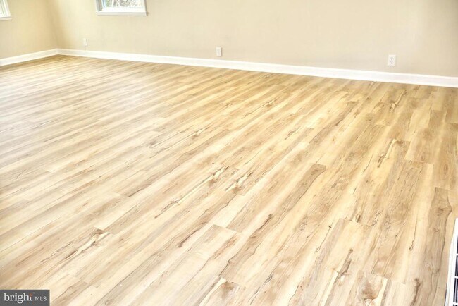 Building Photo - 147 Deacon Rd