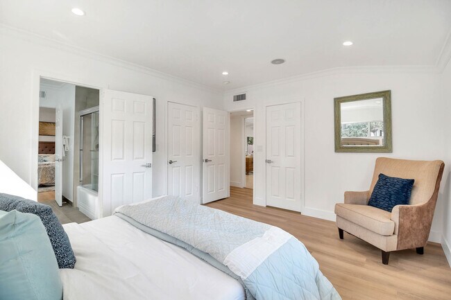 SUITE 1 - 16047 Meadowcrest Rd