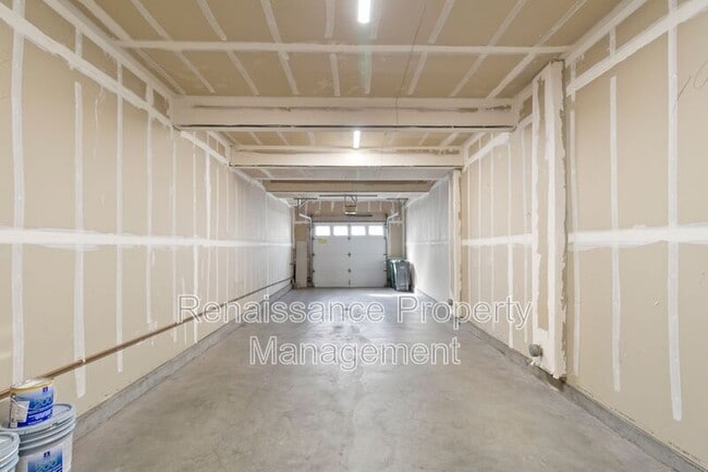 Building Photo - 4182 Glenwood Terrace