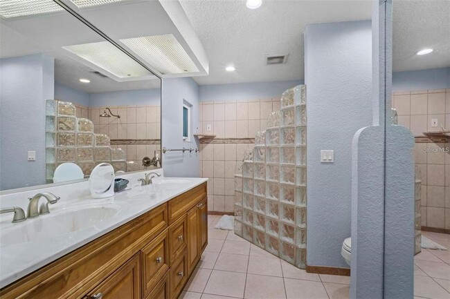 Building Photo - 2014 8th Terrace SE