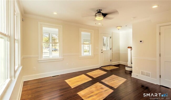 Building Photo - 45 Church St