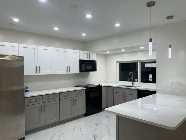 Building Photo - 2110 NW 109th Ave