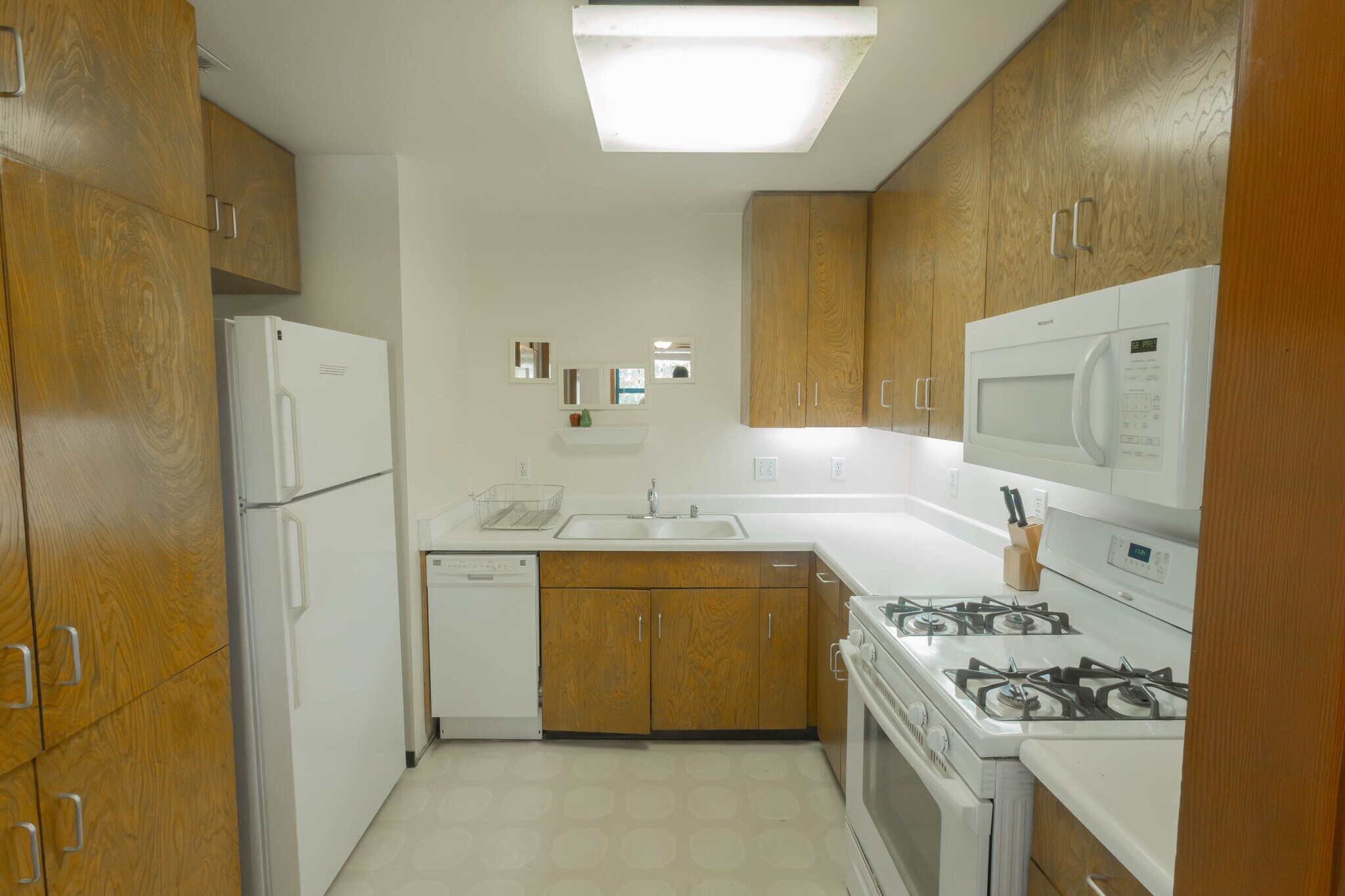 Building Photo - 207 3rd St