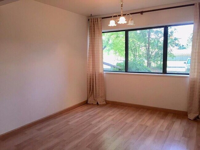 Building Photo - "Glamorous 2-Bedroom Condo with Fireplace ...