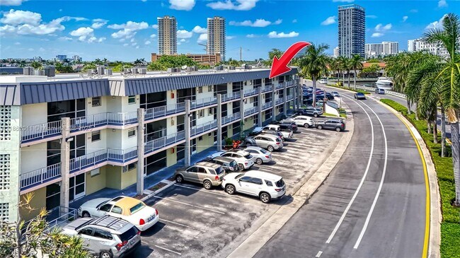 Building Photo - 300 Layne Blvd