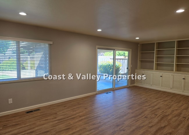 Building Photo - King City home for RENT!!!