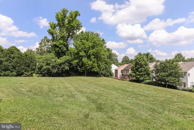 Building Photo - 8818 Papillon Dr