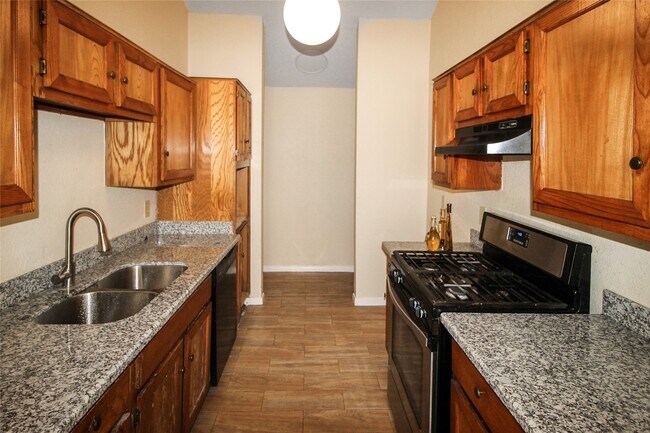 Building Photo - 11614 Gullwood Dr