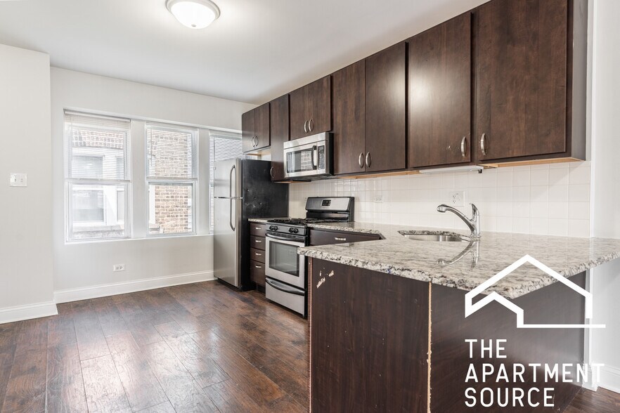 Building Photo - 4876 W Armitage Ave