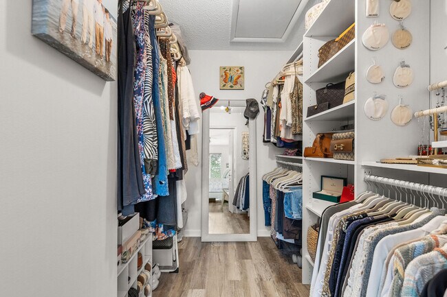 Building Photo - 2502 SE Anchorage Cove