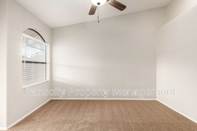 Building Photo - 16042 S 44th Pl