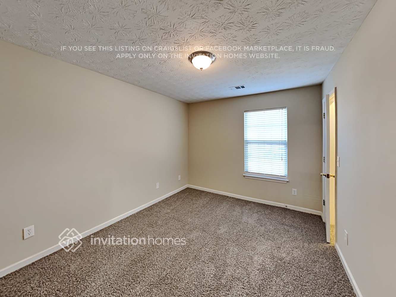 Building Photo - 5755 Woodstone Dr