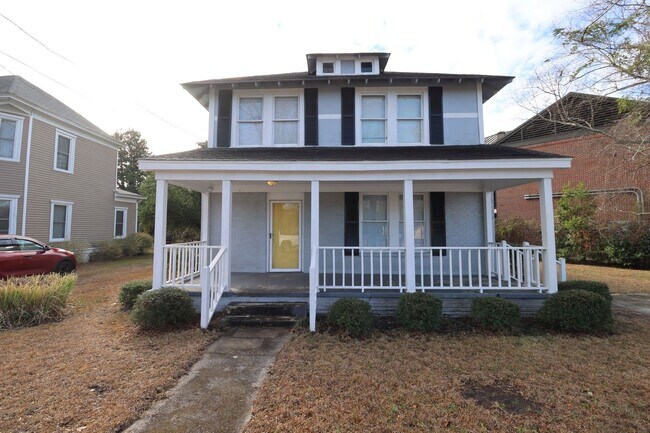 Primary Photo - 4910 Colonial Dr