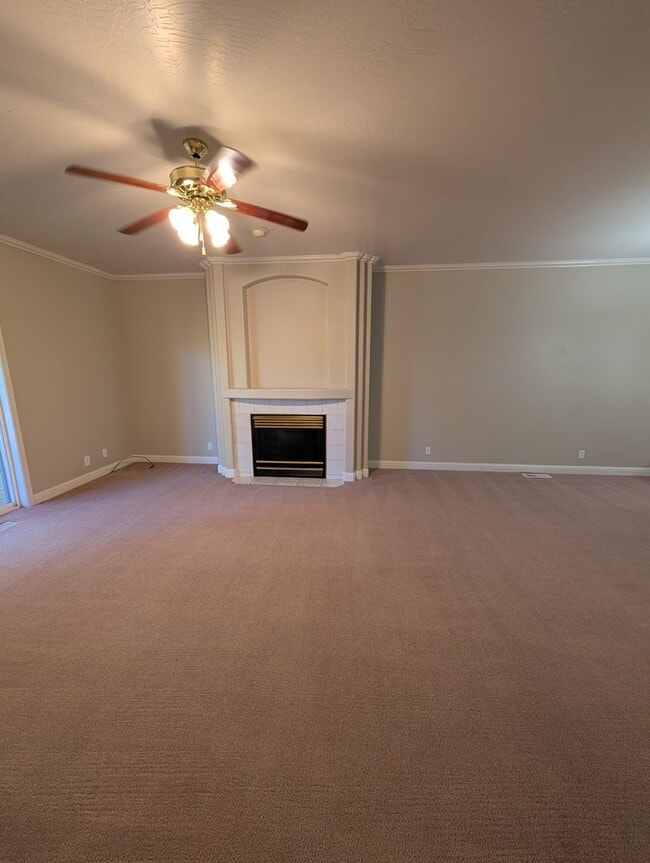 Building Photo - 1366 Delphic Way
