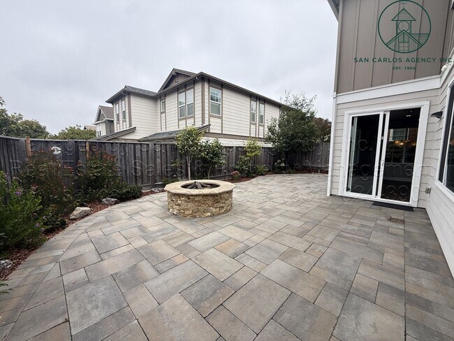 Building Photo - 271 10th St