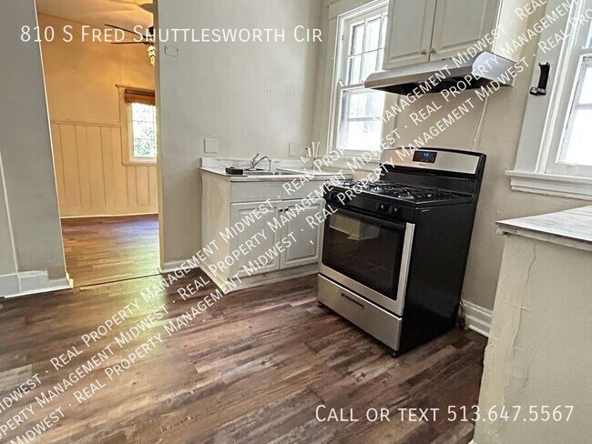 Building Photo - 810 S Fred Shuttlesworth Cir