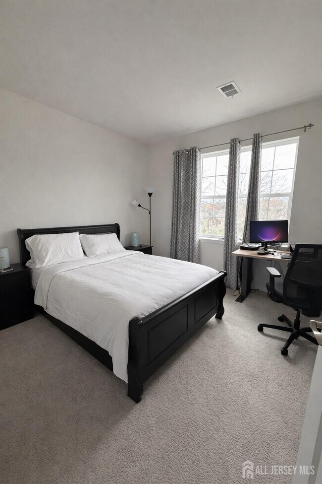 Building Photo - 445 Tower Blvd