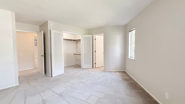 Building Photo - 929 Dewing Ave