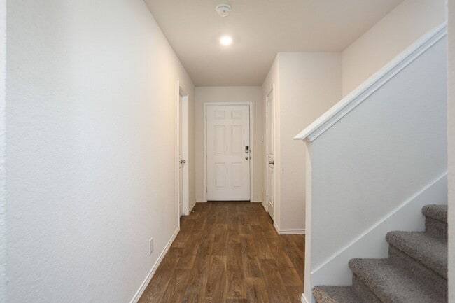 Building Photo - 1153 Barn Swallow Wy