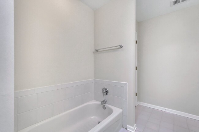 Building Photo - "Elegant 2-Bedroom Condo in Bluffton Villa...