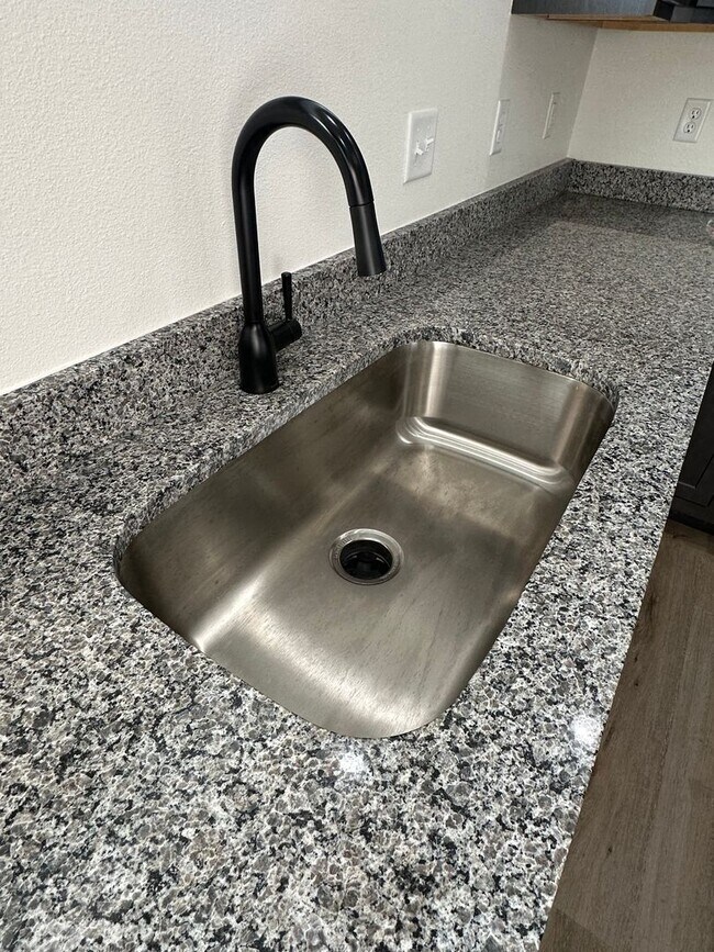 Building Photo - NEW CONSTRUCTION 5 Bed 3 Bath w/ Walk Out Basement Waynesville School District