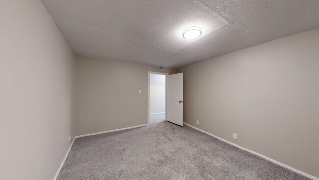 Building Photo - Cudell/West Blvd neighborhood; 4 bedroom/1 bath single family house for rent!