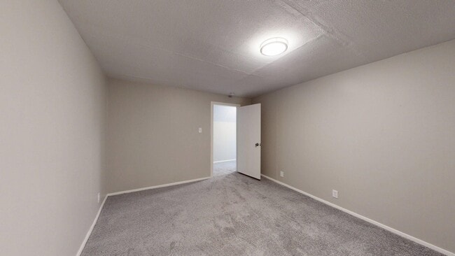 Building Photo - Cudell/West Blvd neighborhood; 4 bedroom/1...