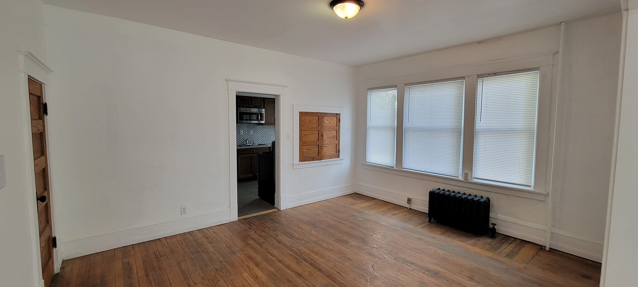 Building Photo - 617 W Main St