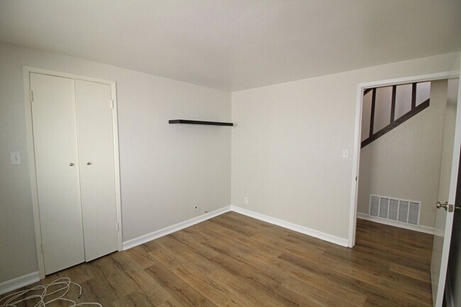 Building Photo - Oceanfront Silverstrand | 4 Bedroom + 3 Ba...