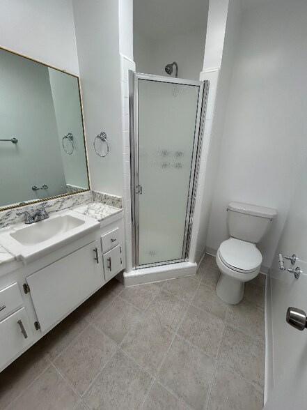 Building Photo - 12221 San Vicente Blvd