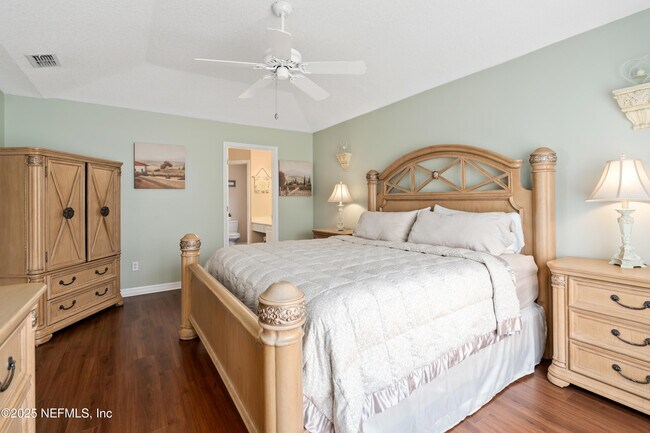 Building Photo - 2325 Commodores Club Blvd