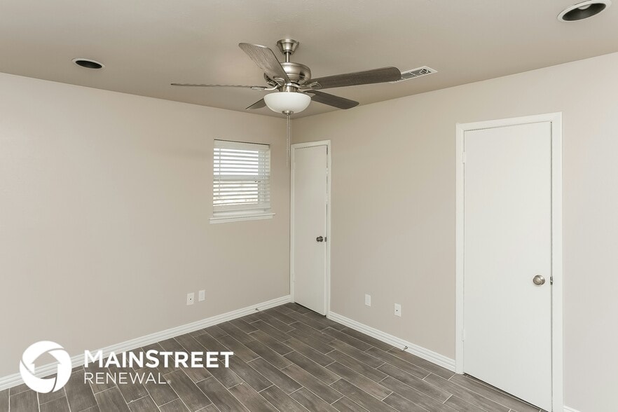 Building Photo - 717 Ponderosa Dr